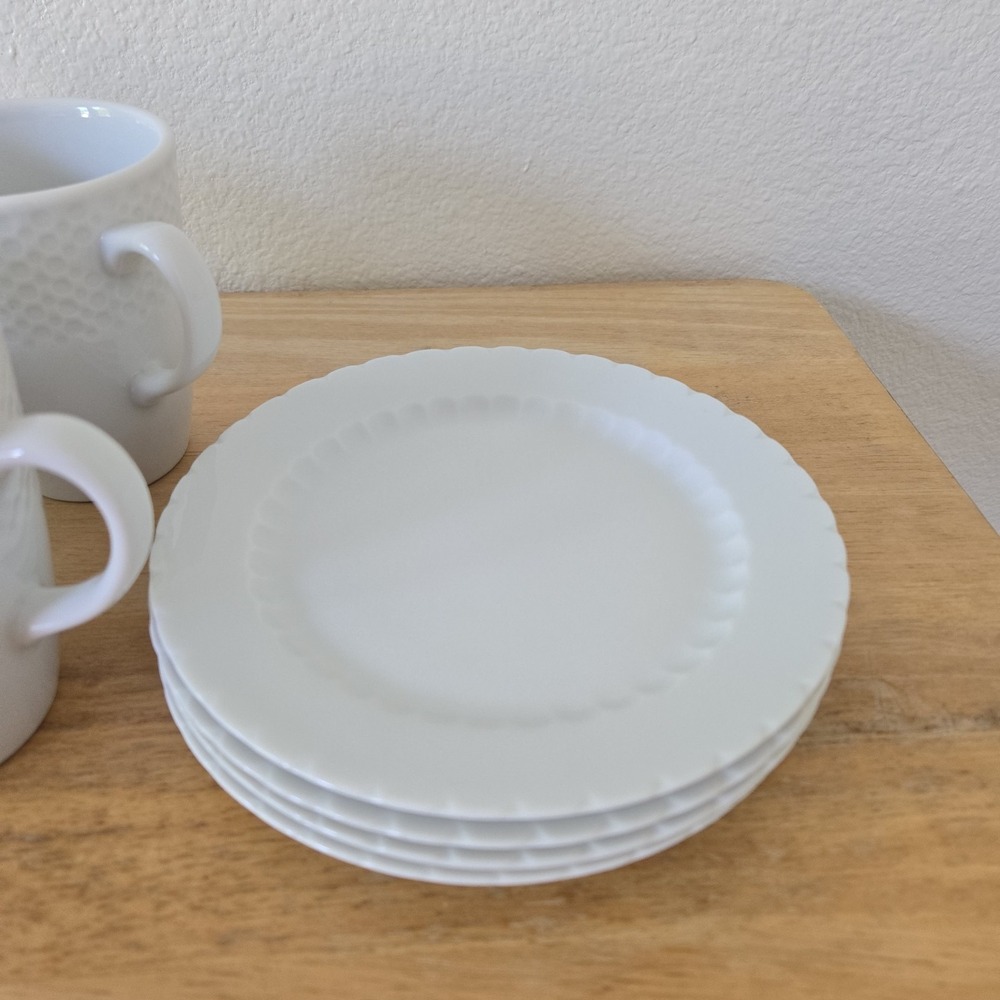 Williams Sonoma Pillivuyt Perle White Porcelain 4 Cups & 4 Saucers Small Plates - Picture 3 of 16